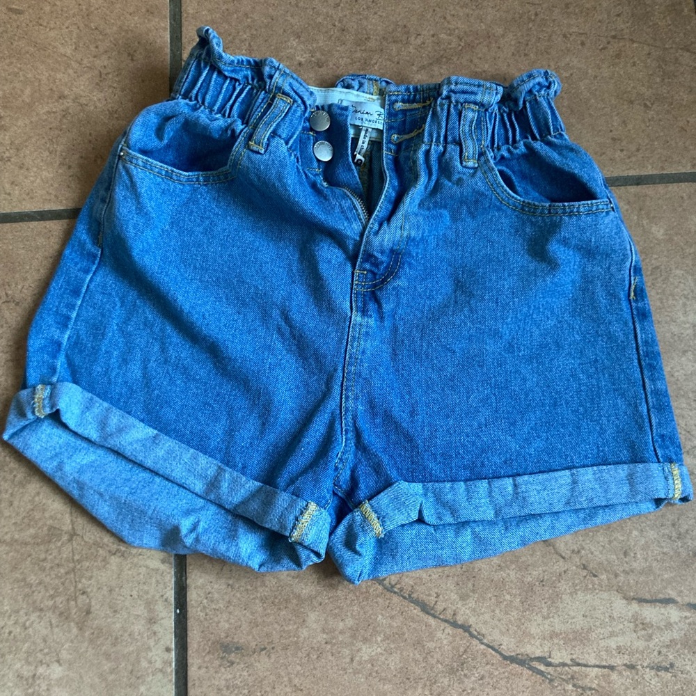 scrunch waist shorts